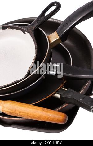 Haufen Küchenbackgeschirr mit Pfanne und Topf Stockfoto