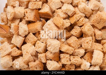 Essbarer Stapel kleiner Cracker aus Brot Stockfoto