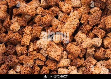 Essbarer Stapel kleiner Cracker aus Brot Stockfoto