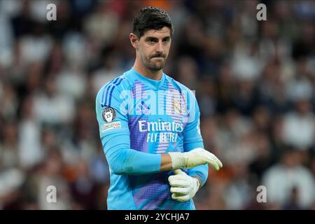 Madrid, Spanien. Oktober 2024. Thibaut Courtois von Real Madrid CF spielte während des UEFA Champions League-Spiels zwischen Real Madrid und Borussia Dortmund am 22. Oktober 2024 im Santiago Bernabeu Stadion in Madrid. (Foto: Cesar Cebolla/PRESSINPHOTO) Credit: PRESSINPHOTO SPORTS AGENCY/Alamy Live News Stockfoto