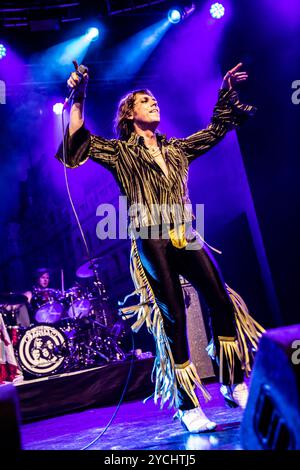 Mailand Italien - 21. oktober 2024. Die britische Rockband THE STRUTS tritt live auf der Bühne von Fabrique während der „Grand Union Tour“ auf. Stockfoto