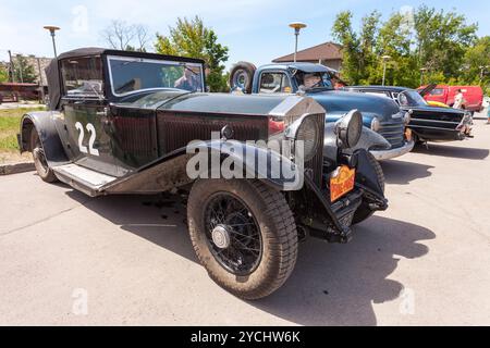 SAMARA, RUSSLAND - 16. JUNI: Rallye der Retro-Autos Peking-Paris 2013 , 16. Juni 2013 in Samara, Russland. Rollt Royce Phantom II 1930 Stockfoto