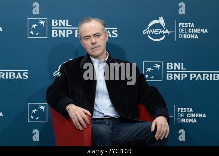 Rom, Italien. Oktober 2024. John Crowley Regisseur nimmt am Photocall des Films „We Live in Time“ während des 19. Rom Film fest am Auditorium Parco Della Musica am 23. Oktober 2024 in Rom Teil. Quelle: Live Media Publishing Group/Alamy Live News Stockfoto
