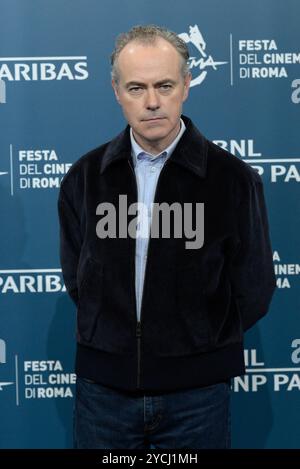 Rom, Italien. Oktober 2024. John Crowley Regisseur nimmt am Photocall des Films „We Live in Time“ während des 19. Rom Film fest am Auditorium Parco Della Musica am 23. Oktober 2024 in Rom Teil. Quelle: Live Media Publishing Group/Alamy Live News Stockfoto