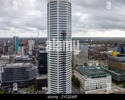 Luftbild der Skyline von Birmingham mit dem Octagon Tower im Bau. Stockfoto