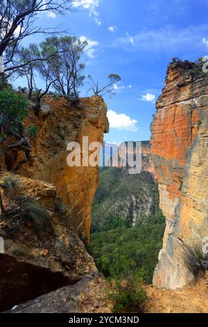 Burramoko Kopf und hängenden Felsen in NSW Blue Mountains Australien Stockfoto