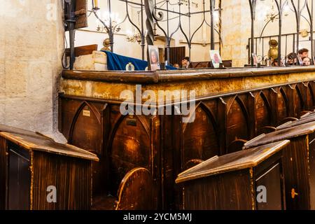 Die Alte neue Synagoge, auch Altneuschul genannt, befindet sich in Josefov, Prag, und ist Europas älteste aktive Synagoge. Es ist auch die älteste noch erhaltene Stockfoto