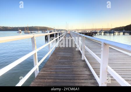 Boardwalk Steg am Balmoral Beach am frühen Morgen Stockfoto