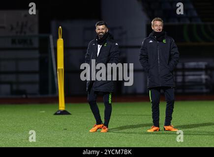 Reykjavik, Island. Oktober 2024. Cercle's Cheftrainer Miron Muslic und Cercle's Assistenztrainer Jimmy de Wulf wurden während eines Trainings des belgischen Cercle Brugge vor ihrem zweiten Spiel in der Liga-Phase der UEFA Conference League am Mittwoch, den 23. Oktober 2024 in Reykjavik, Island, vorgestellt. BELGA FOTO ARNI TOMASON Credit: Belga News Agency/Alamy Live News Stockfoto