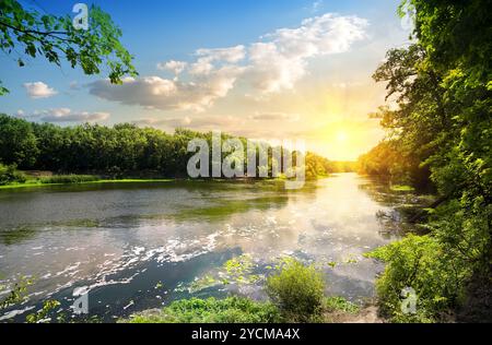 Sonnenuntergang über dem Fluss Donets Stockfoto