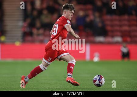 Middlesbrough, Großbritannien. Oktober 2024. Ben Doak von Middlesbrough gibt den Ball während des Sky Bet Championship Matches Middlesbrough gegen Sheffield United am 23. Oktober 2024 in Middlesbrough, Großbritannien, am 23. Oktober 2024 in Middlesbrough, Großbritannien. (Foto: Alfie Cosgrove/News Images/SIPA USA) Credit: SIPA USA/Alamy Live News Stockfoto