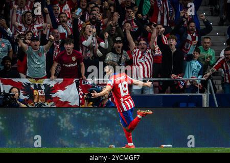 Madrid, Espagne. Oktober 2024. Julian ALVAREZ von Atletico Madrid feiert sein Tor während des Fußballspiels der UEFA Champions League, League Phase MD3 zwischen Atletico de Madrid und LOSC Lille am 23. Oktober 2024 im Riyadh Air Metropolitano Stadion in Madrid, Spanien - Foto Matthieu Mirville/DPPI Credit: DPPI Media/Alamy Live News Stockfoto