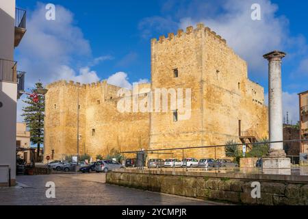 Norman-Schwäbisches Schloss, Salemi, Trapani, Sizilien, Italien Stockfoto