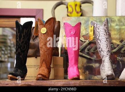 Der Rockmount Store in Denver, LoDo, ist ein historisches Gebäude aus dem Jahr 1909 und Heimat erstklassiger Western Ranch-Kleidung, einschließlich des originalen Snap-Shirts. Stockfoto