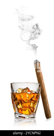 Whiskey mit Eis und Zigarre Stockfoto