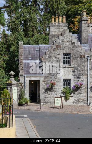 Schloss Leslie Eingangshütte Glaslough Village County Monaghan Irland. Stockfoto