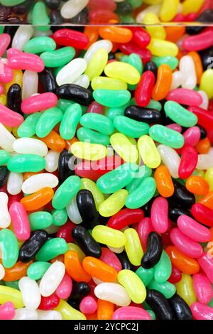 Haufen bunte leckere Gummibärchen Bonbons Stockfoto