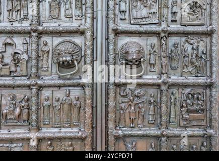 Fragment des Magdeburger Tor der Sophienkathedrale, Weliki Nowgorod, Russland Stockfoto