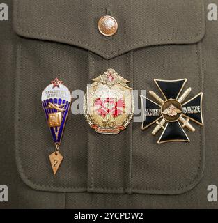 Verschiedene Auszeichnungen und Medaillen für den russischen Militär Stockfoto