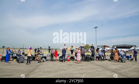 Sydney, Australien. Oktober 2024. Feste Medienposition vor der offiziellen Abreise von Queen Camilla und König Charles III vom Flughafen Sydney am 23. Oktober 2024 in Sydney, Australien Credit: IOIO IMAGES/Alamy Live News Stockfoto