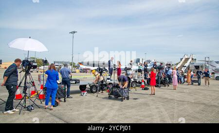 Sydney, Australien. Oktober 2024. Feste Medienposition vor der offiziellen Abreise von Queen Camilla und König Charles III vom Flughafen Sydney am 23. Oktober 2024 in Sydney, Australien Credit: IOIO IMAGES/Alamy Live News Stockfoto