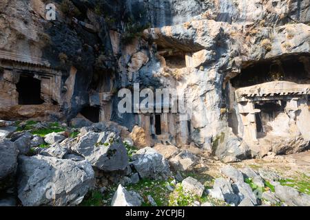 Lykische Felsengräber im antiken Pinara, Türkei Stockfoto