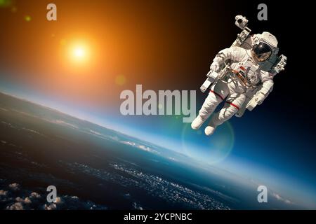 Astronaut im Weltraum Stockfoto