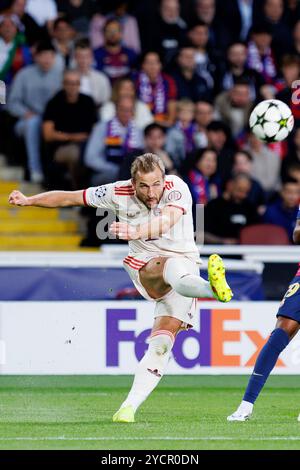 Barcelona, Spanien. Oktober 2024. Harry Kane spielte beim UEFA Champions League Spiel zwischen dem FC Barcelona und dem FC Bayern München bei den Estadi Olimpic Lluis Companys. Quelle: Christian Bertrand/Alamy Live News Stockfoto