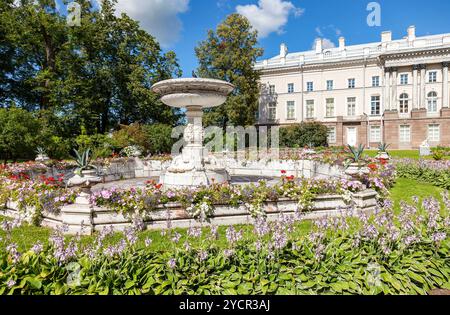 Blick auf den Katharinenpark in der Nähe der Galerie Cameron in Puschkin (Zarskoe Selo), Russland Stockfoto