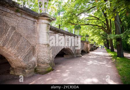 SANKT PETERSBURG, RUSSLAND - 4. AUGUST 2015: Rampe zur Galerie Cameron im Katharinenpark in Puschkin (Zarskoe Selo), Russland Stockfoto