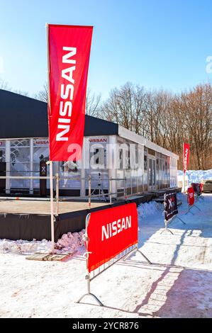 SAMARA, RUSSLAND - 14. FEBRUAR 2016: Cars Event Nissan X-Tour im Skigebiet Krasnaya Glinka in Samara, Russland Stockfoto