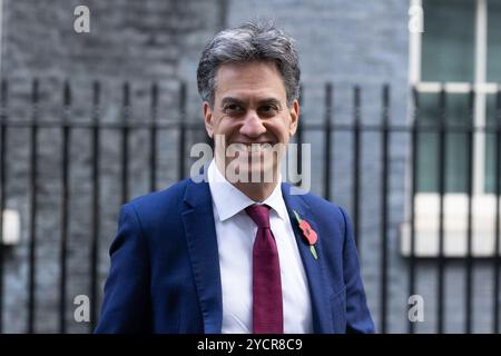 London, Großbritannien. Oktober 2024. Ed Miliband verlässt eine Kabinettssitzung in der Downing Street, London. Quelle: SOPA Images Limited/Alamy Live News Stockfoto