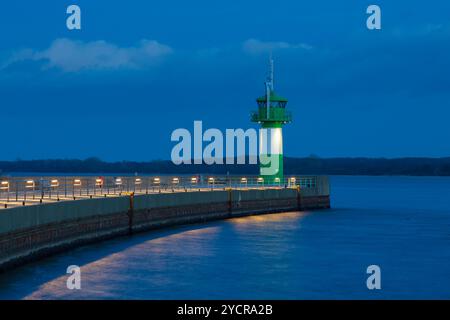 Leuchtturm am Pier, Travemünde, Schleswig-Holstein, Deutschland Stockfoto