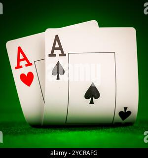 Chips und zwei Asse Stockfoto