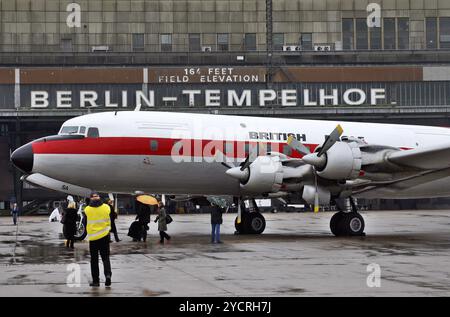 Flugzeug am Flughafen Tempelhof, 1 Tag vor der Schließung des Flugbetriebs, Berlin, 29. Oktober 2008, Berlin, Berlin, Deutschland, Europa Stockfoto