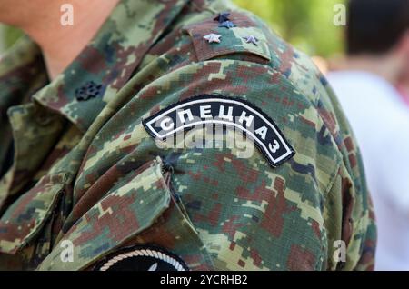 Chevron auf dem Ärmel Uniformen Offizier der russischen Spezialeinheiten Stockfoto