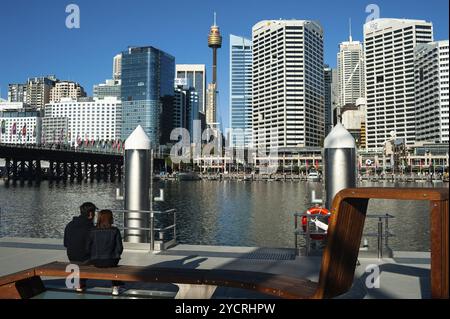 20.09.2018, Sydney, New South Wales, Australien, Ein Blick vom Darling Harbour auf die Skyline von Sydneys Geschäftsviertel mit Cockle Bay und Sydney To Stockfoto