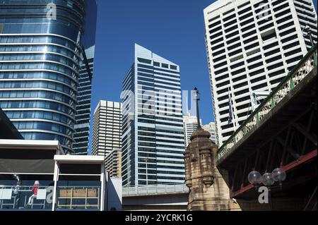 16.09.2018, Sydney, New South Wales, Australien, Blick auf die Skyline des Geschäftsviertels von Sydney von der Uferpromenade am Darling Harbour, Stockfoto