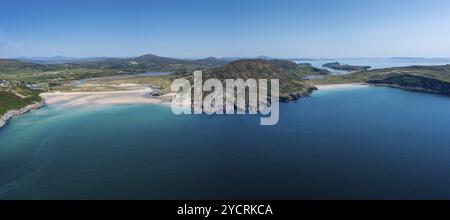 Eine Panorama-Luftaufnahme des Barley Cove Beach auf der Halbinsel Mizen in West Cork in Irland Stockfoto