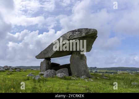 Ein Blick auf die Kilclooney Dolmen in der Grafschaft Donegal in Irland Stockfoto