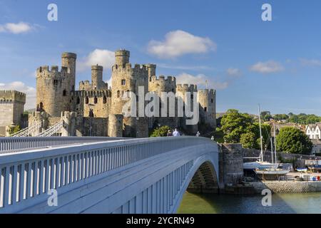 Conwy, Großbritannien, 27. August 2022: Blick auf das mittelalterliche Conwy Castle in Nordwales, Europa Stockfoto