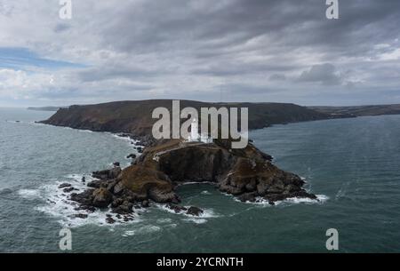 Blick aus der Vogelperspektive auf den Start Point Lighthouse und die Landzunge in South Devon am Ärmelkanal Stockfoto
