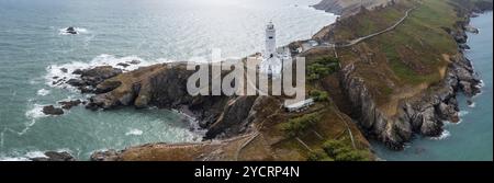 Blick aus der Vogelperspektive auf den Start Point Lighthouse und die Landzunge in South Devon am Ärmelkanal Stockfoto
