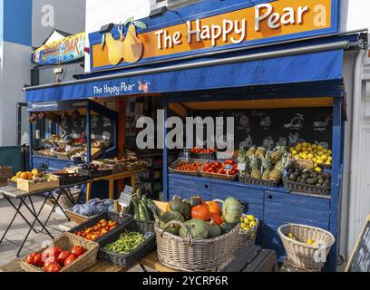 Greystones, Irland, 18. August 2022: Blick auf das berühmte Bio-Lebensmittelgeschäft und Restaurant Happy Pear in Greystones, Europa Stockfoto