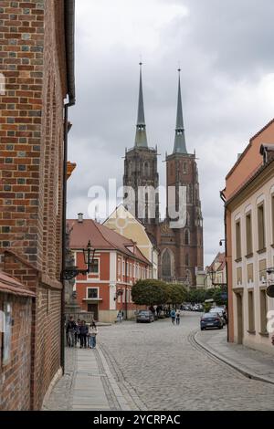 Breslau, Polen, 17. September 2021: Blick auf die Kathedrale in der historischen Innenstadt von Breslau, Europa Stockfoto