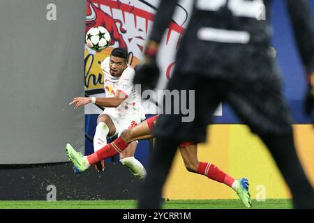 Leipzig, Deutschland. Oktober 2024. Benjamin Henrichs (RB Leipzig, #39) GER, RB Leipzig gegen Liverpool FC, Fußball, UEFA Champions League, Saison 2024/2025, 3. SPIELTAG, 23.10.2024 (DFL-VORSCHRIFTEN VERBIETEN DIE VERWENDUNG VON FOTOS ALS BILDSEQUENZEN UND/ODER QUASI-VIDEO.) Foto: Eibner-Pressefoto/Ryan Sleiman Credit: dpa/Alamy Live News Stockfoto