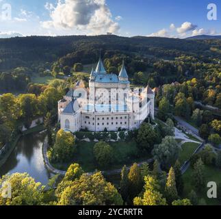 Bojnice, Slowakei, 26. September 2022: Luftbild der Burg Bojnice in der Slowakei, Europa Stockfoto