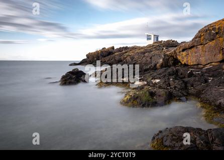 Starthaus auf Felsen am Hafen von North Berwick, East Lothian, Schottland, Großbritannien Stockfoto