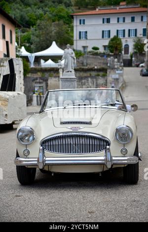 Oldtimer, Austin, Oldtimer auf den Straßen Italiens und#39 Stockfoto