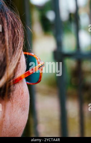 Seitenansicht einer Frau Stockfoto